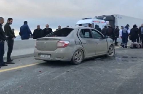 Azərbaycanda İcra Hakimiyyətinin maşını qəzaya düşdü – 4 nəfər yaralandı – VİDEO