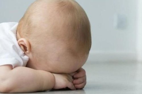 Ukraynada dayə bir yaşlı uşağı döydü - FOTO