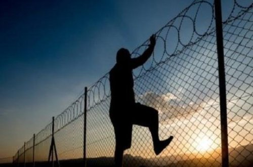 Yerinə başqasını göndərdi,özü paltarını dəyişib çıxdı - Həbsxanadan film kimi qaçış planı (VİDEO)