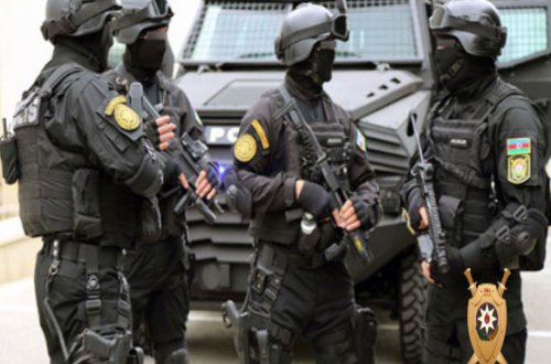 Bakıda əməliyyat: Bir milyon rublu 8 min manata dəyişmək istədilər - FOTO