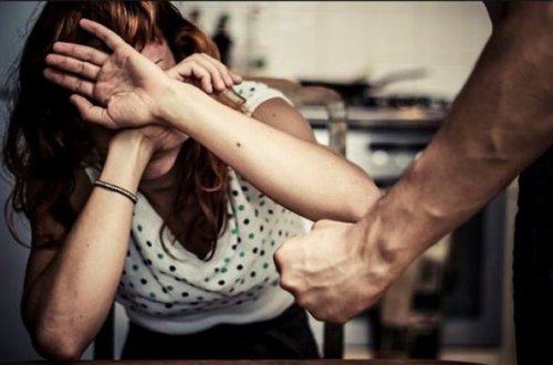 Sumqayıtda ər hamilə arvadına işgəncə verdi