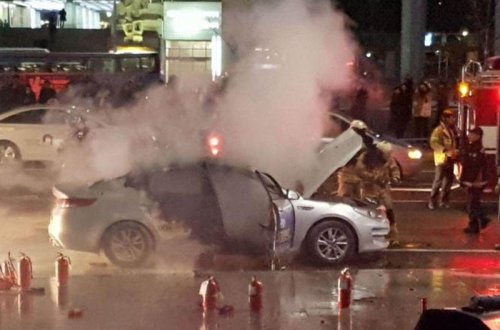 Taksi sürücüsü özünü avtomobilində yandırdı - FOTO