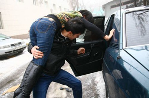 Azərbaycanda 15 yaşlı qız 45 yaşlı kişi tərəfindən qaçırıldı, təcavüzə uğradı - ŞOK İDDİA - FOTO