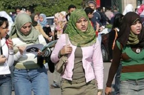 Bu görüntülərə görə universitetdən qovuldu: sevgilisinin qucağında… - VİDEO