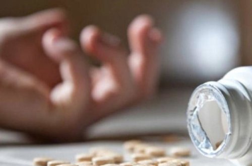 Azərbaycanda yeniyetmə qız zəhərlənib