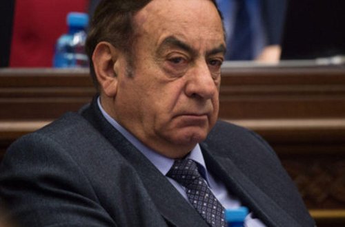 Ermənistan parlamentinin ilk iclasını deputat Həsənov açdı