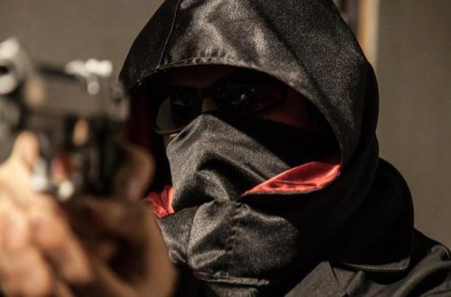 “Bazarstore”a silahlı basqın - Tapança ilə vurub qaçdı