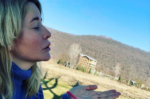 Rusiyalı ulduzlar niyə kütləvi şəkildə Azərbaycana gəlirlər?