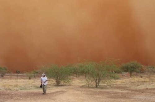 İranda qum qasırğası - Yollar bağlandı