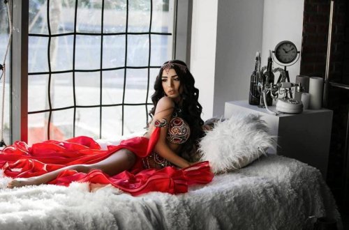 Renka “Nurbanu Sultan” obrazında - Fotosessiya