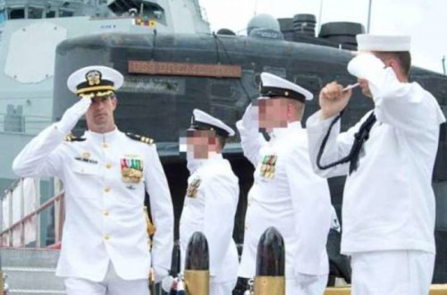 10 yüngül əxlaqlı qadınla əylənən vəzifəli şəxs işdən çıxarıldı - RƏZALƏT