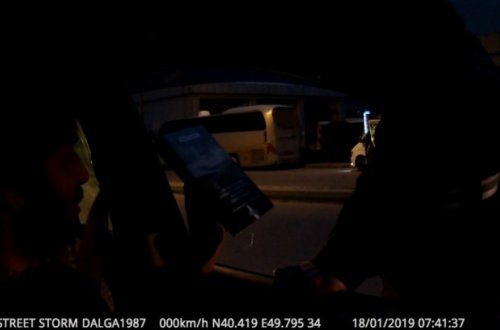 Yol polisi sürücünü “led” işıqlara görə saxladı və... cəriməsiz buraxdı - VİDEO