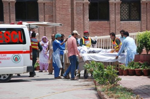 Pakistanda sərnişin avtobusu qəzaya uğradı: 24 ölü