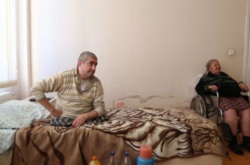 Dörd dil bilsə də, həyatla dil tapa bilmədi - VİDEO