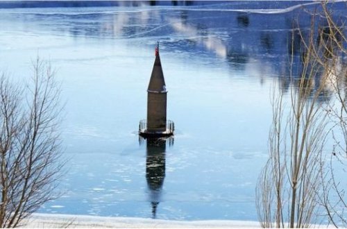 Türkiyədə su altında qalan məscidin minarəsi göründü - VİDEO