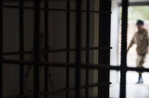 Məhkum qadınlar Rusiyada həbsxana əməkdaşlarını döydülər