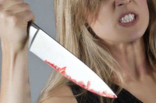 Azərbaycanda kafedə işləyən qadın namusunu qorumaq üçün bıçağa əl atdı