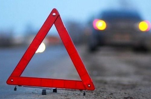Fransa səfirinin müşavirinin xanımı Bakıda yol qəzasına düşdü