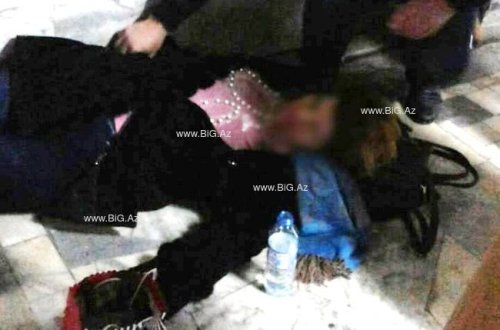 Bakı metrosunda qorxulu anlar: Qadını qıcolma tutdu, huşunu itirdi - FOTO