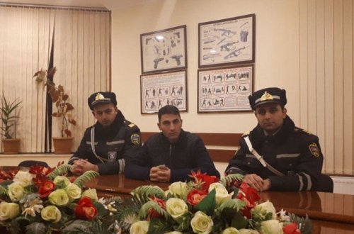 Yol polisləri qazdan boğulan xanımı belə xilas etdi - Film kimi hadisə - VİDEO - FOTO