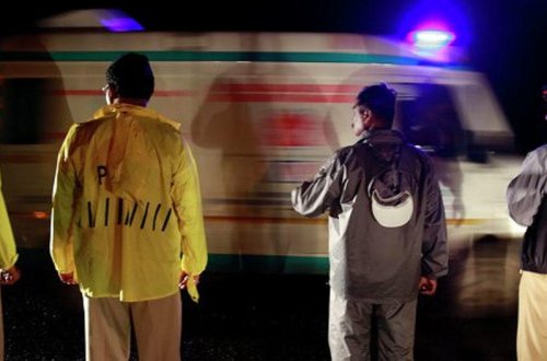 Hindistanda bina uçdu: dağıntılar altında qalanlar var