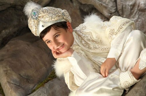 Azərbaycanlı dəllək: 27 yaşlı kişini sünnət etmişəm