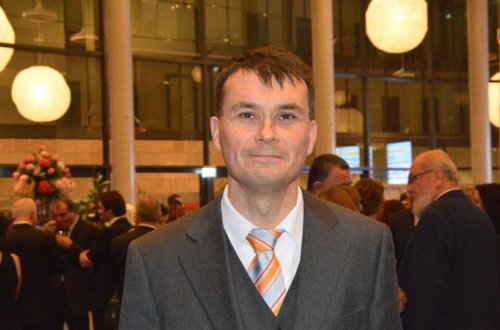 Nəsiminin dərisi soyulmayıb, qəzəllər onun deyil - Alman alim İNANILMAZ FAKTLARI AÇDI