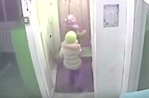 Bağçadan qaçan uşaqlar son anda donmaqdan xilas oldu: Barmaqlarının üçü donub... - FOTOLAR