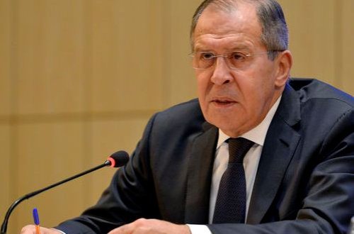 Lavrov bezdirici mikrofonla “salamlaşdı” – VİDEO
