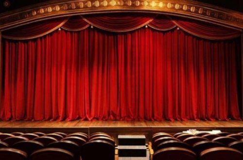 Teatrda biabırçılıq - Tanınmış rejissor aktrisaya təcavüz etdi - FOTO
