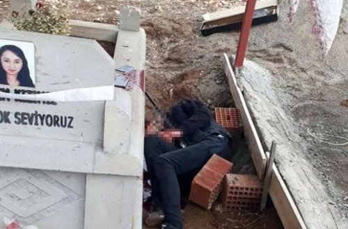 Faciəvi qəzada dünyasını dəyişən dostunun məzarı üzərinə gəldi, sonrası dəhşət saçdı - FOTO