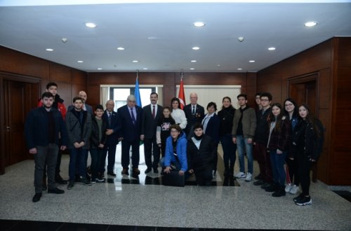 Türkiyəli şəhid və qazı uşaqları ilə görüşlər davam edir