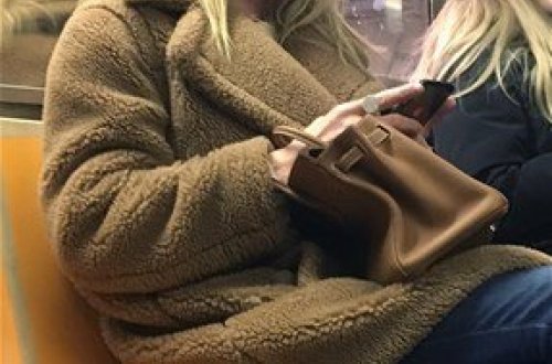 Dünyanın ən zəngin varisi metroda görüntüləndi - FOTOLAR