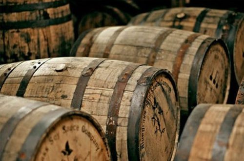 Keçmiş məhkumlar 750 ədəd pivə çəlləyini oğurladılar