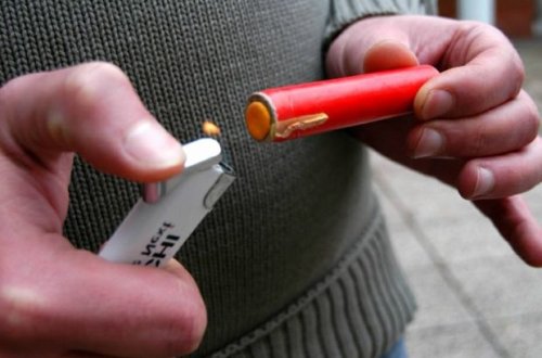 Gənc təsadüfən kanalizasiyanı partlatdı - VİDEO