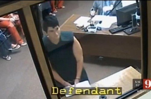 47 yaşlı qadın sevgilisini öldürüb, bədənini hissələrə ayırdı -  İzi itirmək üçün... - FOTO