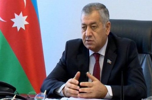 Vahid Əhmədov: Bank sistemi tam çökə bilər