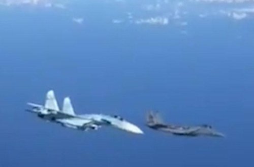 Rusiyanın qırıcısı amerikalını qovdu - VİDEO - FOTO