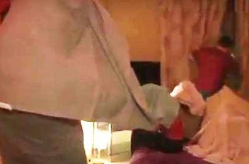 Polis masaj salonuna basqın etdi, əxlaqsızlıqla məşğul olan qadınlar tutuldu - VİDEO