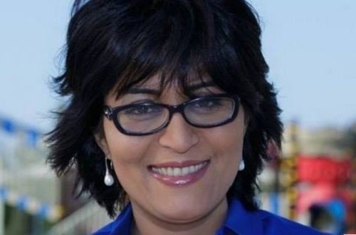 Məşhur Azərbaycanlı Xanım Aparıcı Canlı Efirdə Biabırçı Səhv Buraxdı: “26 Fevral…” – VİDEO