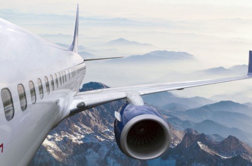 Estoniya liderinin olduğu təyyarə Riqaya enə bilmədi