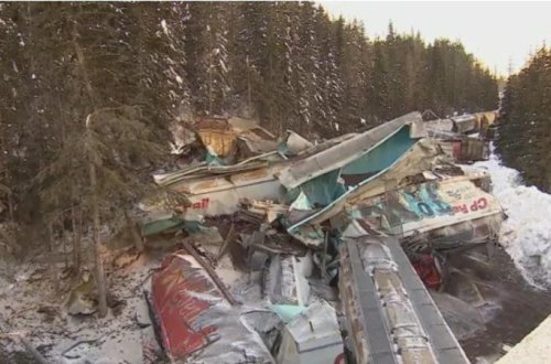 Qatar relsdən çıxdı: ölənlər var - FOTO