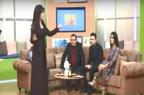 “Başdan ayağa silikonsan” - Müğənni ilə aparıcı qırğına çıxdı - VİDEO