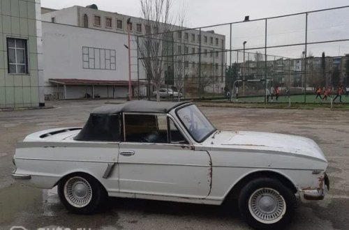 Azərbaycanlı “Moskviç”i cip qiymətinə satır - FOTO