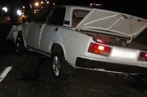 Maşın ağaca çırpıldı, sürücünün meyitini FHN çıxardı