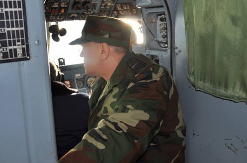 “Episentrdəki kəndə vertolyotla endik” - Nazir