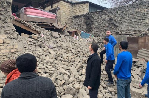 Heydər Əliyev Fondunun nümayəndələri zəlzələ bölgəsində sakinlərlə görüşür - FOTO