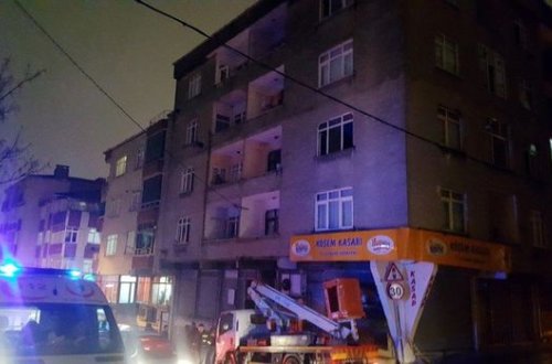 İstanbulda binada saat yandı, 21 nəfər zəhərləndi