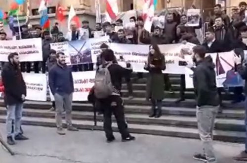 Azərbaycanlılar Tbilisidə etiraz aksiyası keçirir - CANLI YAYIM