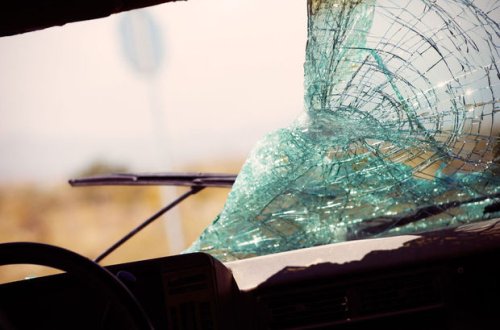 Balakəndə qardaşlar qəzaya düşdü: ölən var